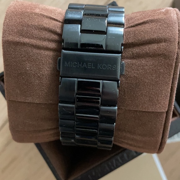 Michael Kors Watch - Picture 3 of 7
